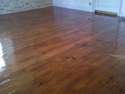Rénovation de parquet après application vitrificateur